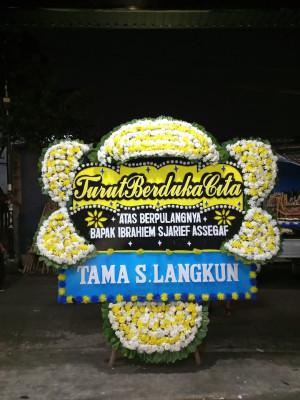 Papan Bunga Duka di Mandalaherang